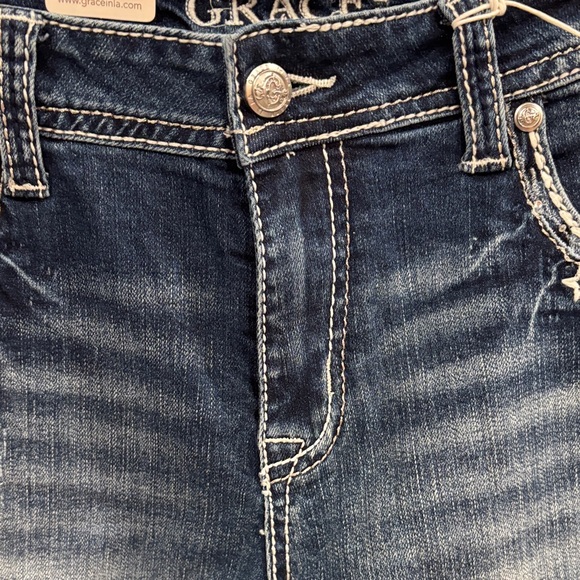 Grace Dark Blue Denim Shorts with Star Details - Picture 2 of 6